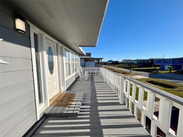 610 Seashell Drive, Surfside Beach, TX 77541