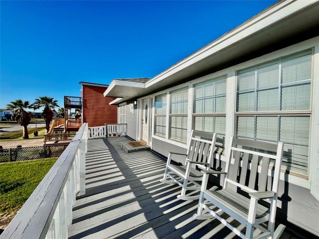 610 Seashell Drive, Surfside Beach, TX 77541