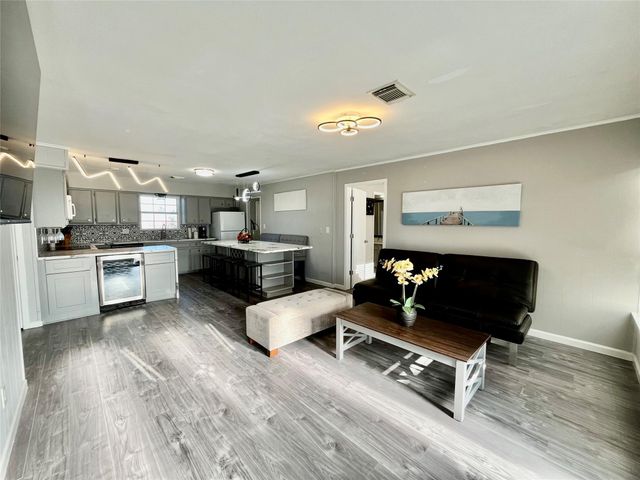 610 Seashell Drive, Surfside Beach, TX 77541