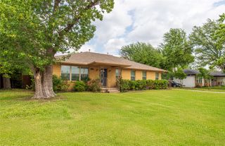 3211 Lockmoor Lane, Dallas, TX 75220