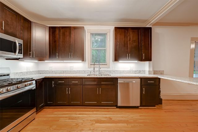 2009 State Street, Houston, TX 77007