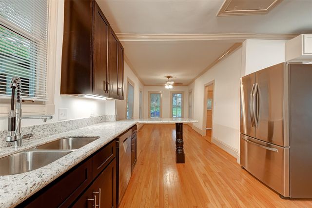 2009 State Street, Houston, TX 77007