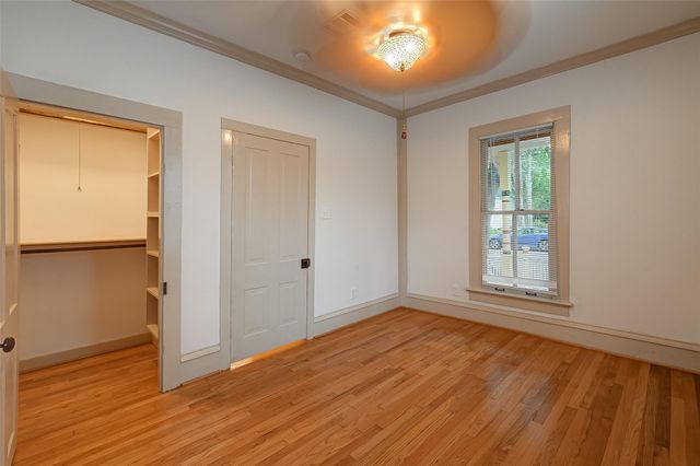 2009 State Street, Houston, TX 77007