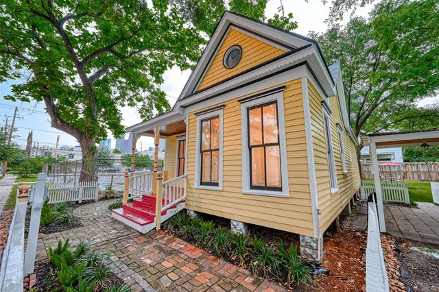 2009 State Street, Houston, TX 77007