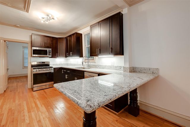 2009 State Street, Houston, TX 77007