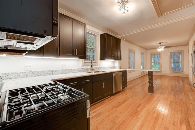 2009 State Street, Houston, TX 77007