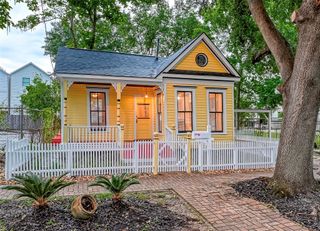 2009 State Street, Houston, TX 77007