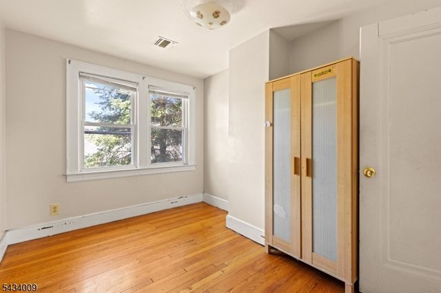 1307 Willow St, Fair Lawn Boro, NJ 07410