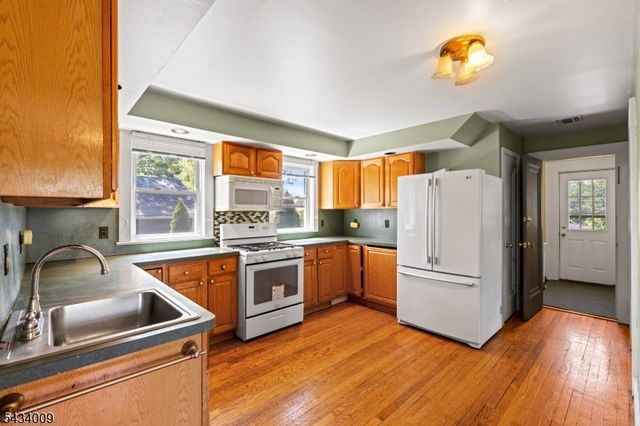 1307 Willow St, Fair Lawn Boro, NJ 07410