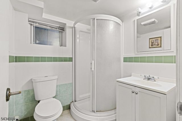 1307 Willow St, Fair Lawn Boro, NJ 07410