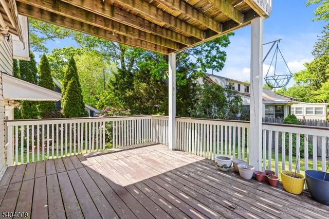 1307 Willow St, Fair Lawn Boro, NJ 07410