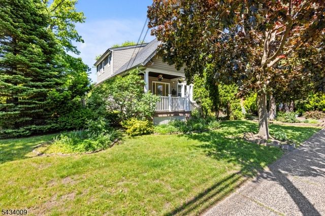 1307 Willow St, Fair Lawn Boro, NJ 07410