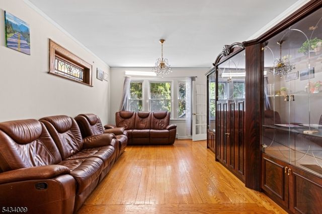 1307 Willow St, Fair Lawn Boro, NJ 07410