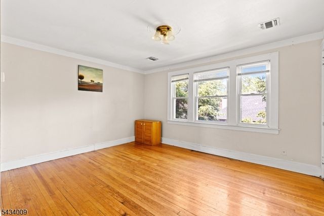 1307 Willow St, Fair Lawn Boro, NJ 07410
