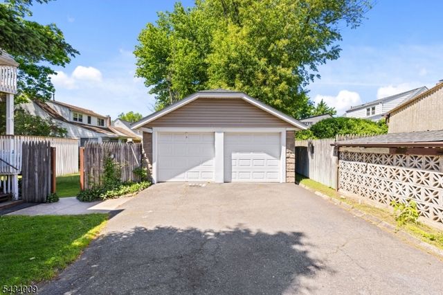 1307 Willow St, Fair Lawn Boro, NJ 07410