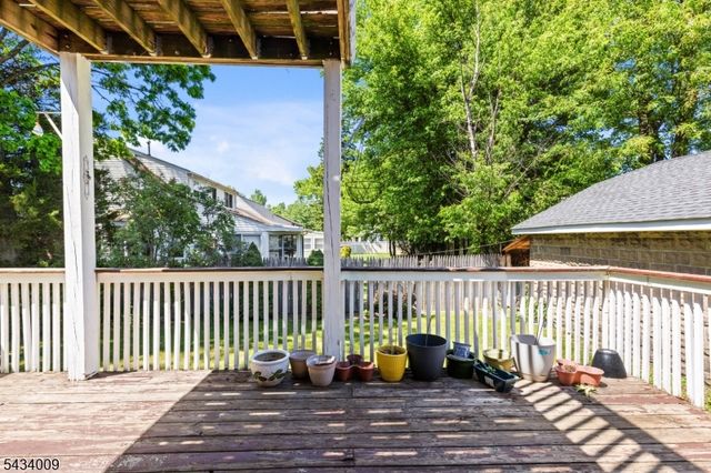 1307 Willow St, Fair Lawn Boro, NJ 07410
