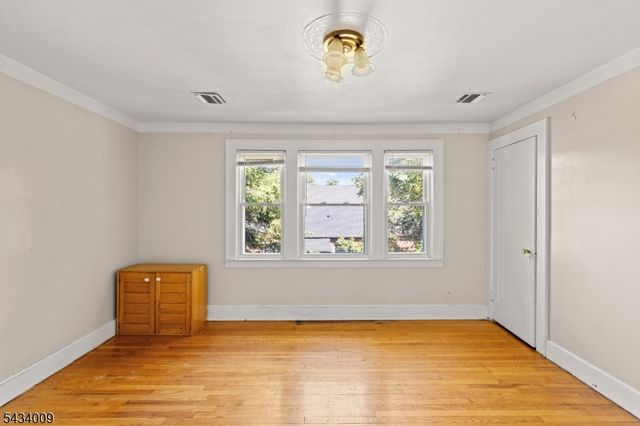 1307 Willow St, Fair Lawn Boro, NJ 07410
