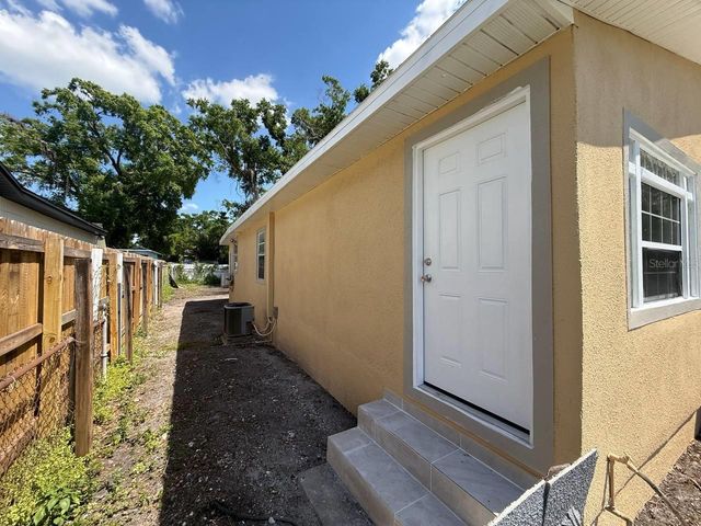 7211 N HIMES AVENUE, Tampa, FL 33614
