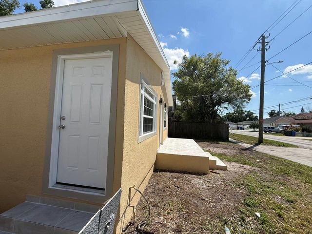 7211 N HIMES AVENUE, Tampa, FL 33614