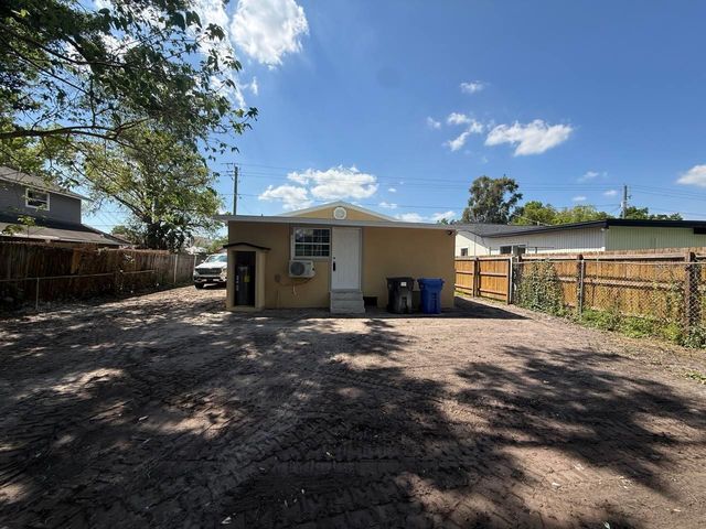 7211 N HIMES AVENUE, Tampa, FL 33614