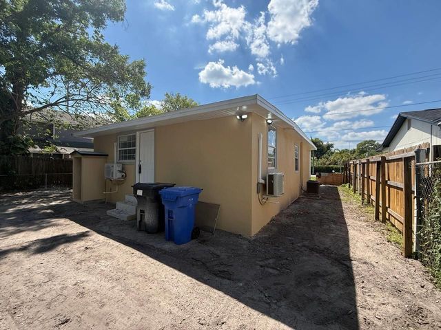 7211 N HIMES AVENUE, Tampa, FL 33614