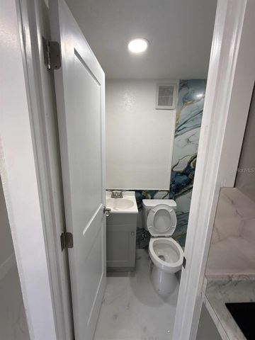 7211 N HIMES AVENUE, Tampa, FL 33614