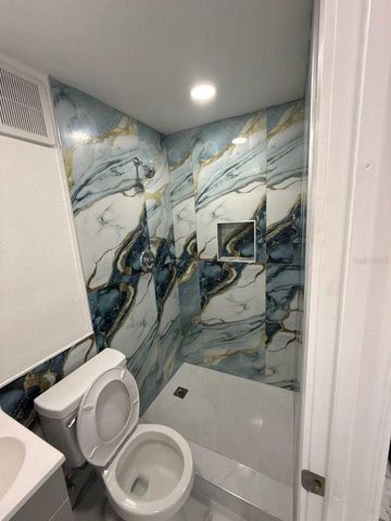 7211 N HIMES AVENUE, Tampa, FL 33614