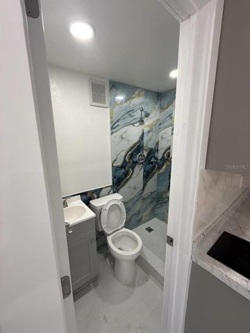 7211 N HIMES AVENUE, Tampa, FL 33614