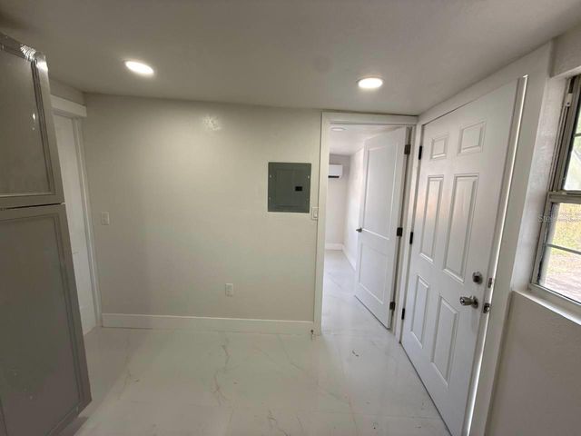 7211 N HIMES AVENUE, Tampa, FL 33614