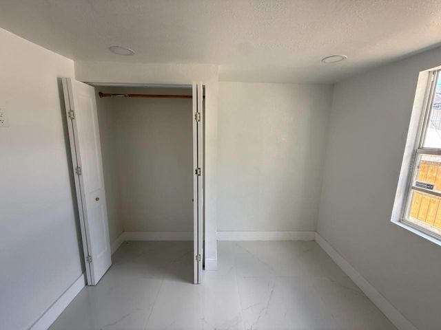 7211 N HIMES AVENUE, Tampa, FL 33614