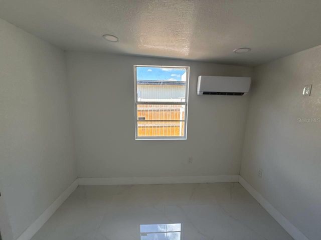 7211 N HIMES AVENUE, Tampa, FL 33614