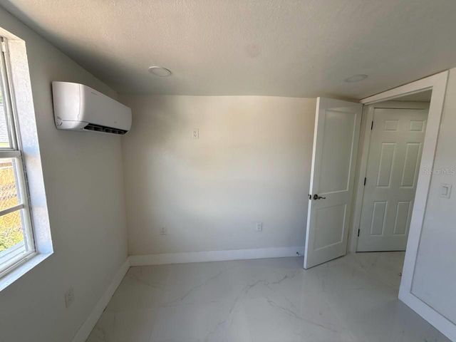 7211 N HIMES AVENUE, Tampa, FL 33614