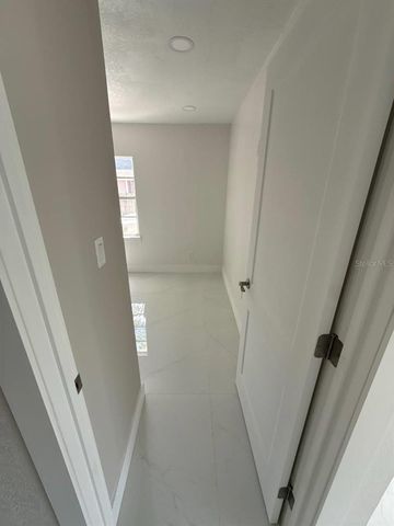 7211 N HIMES AVENUE, Tampa, FL 33614