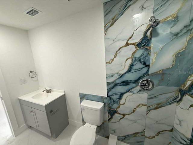 7211 N HIMES AVENUE, Tampa, FL 33614