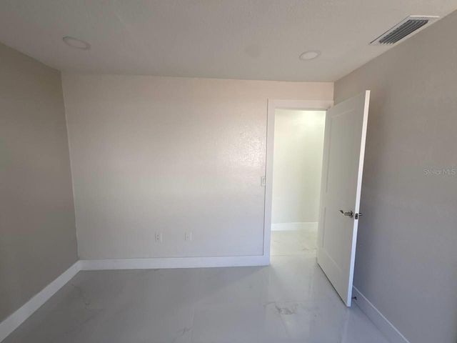 7211 N HIMES AVENUE, Tampa, FL 33614