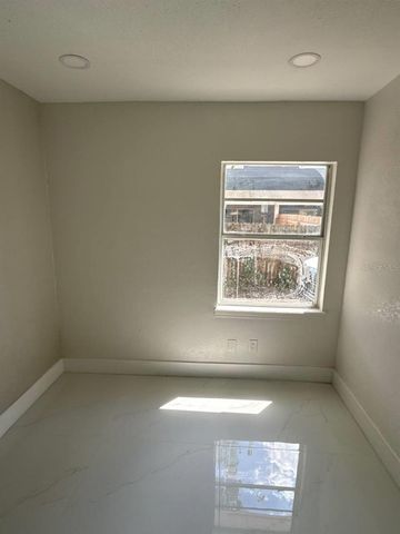 7211 N HIMES AVENUE, Tampa, FL 33614