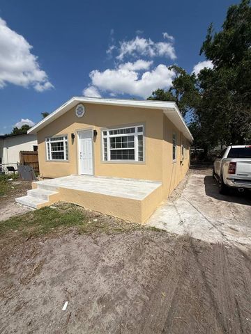 7211 N HIMES AVENUE, Tampa, FL 33614