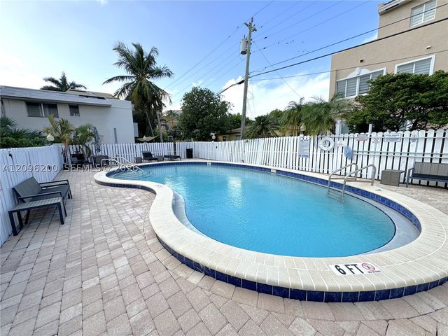 2555 NE 11th St 710, Fort Lauderdale, FL 33304