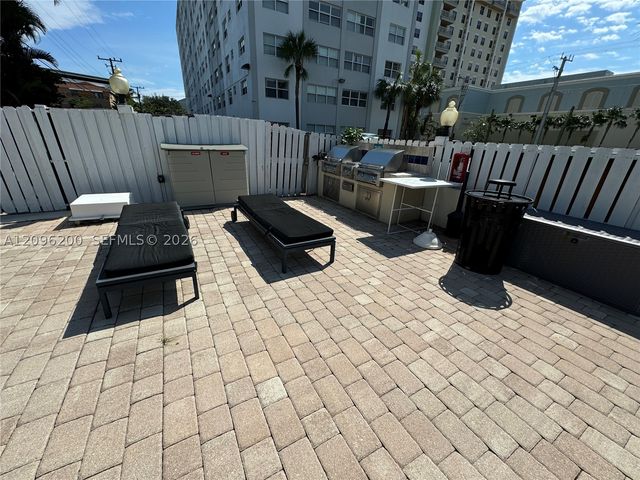 2555 NE 11th St 710, Fort Lauderdale, FL 33304