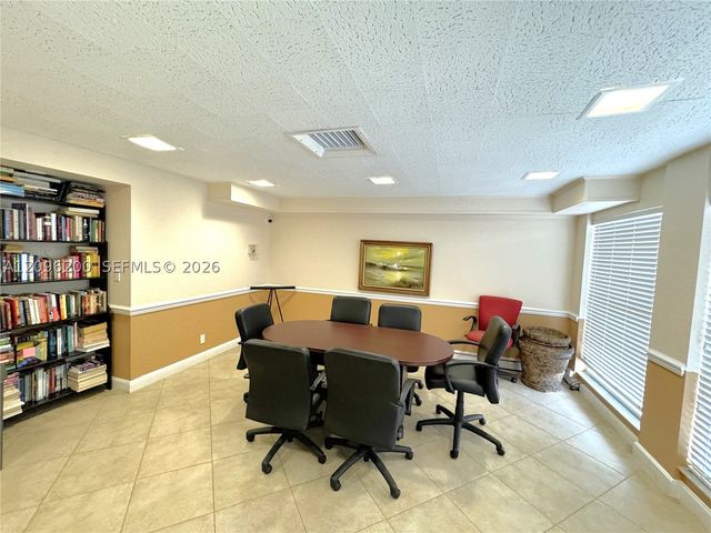 2555 NE 11th St 710, Fort Lauderdale, FL 33304