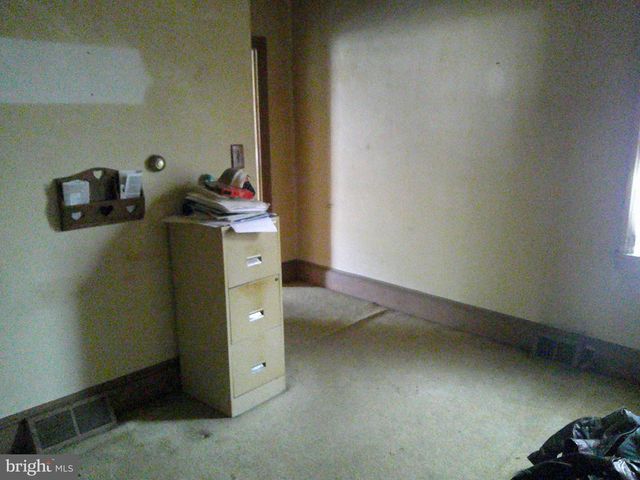 910 W BROAD ST, Quakertown, PA 18951