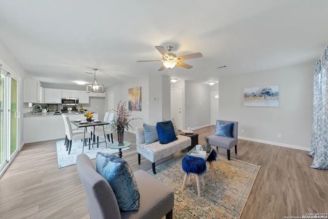 617 LEOPARD HOLW, San Antonio, TX 78251
