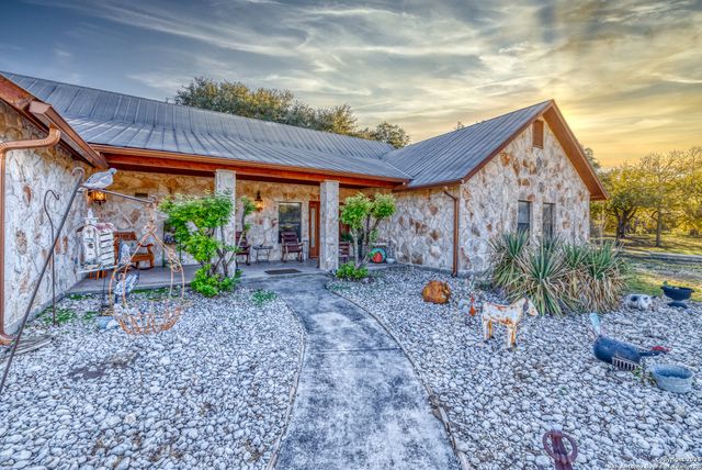 498 Camino Del Rancho, Concan, TX 78838