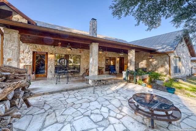 498 Camino Del Rancho, Concan, TX 78838