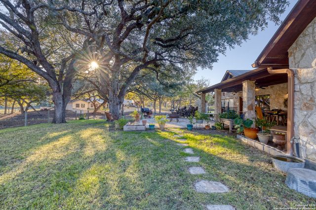 498 Camino Del Rancho, Concan, TX 78838