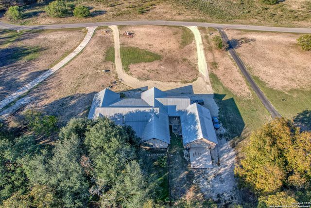 498 Camino Del Rancho, Concan, TX 78838