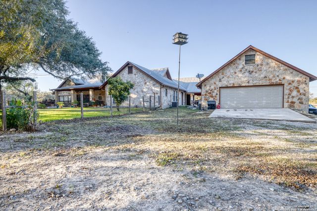 498 Camino Del Rancho, Concan, TX 78838