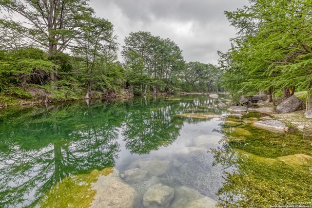 498 Camino Del Rancho, Concan, TX 78838