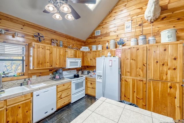 498 Camino Del Rancho, Concan, TX 78838