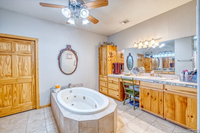 498 Camino Del Rancho, Concan, TX 78838